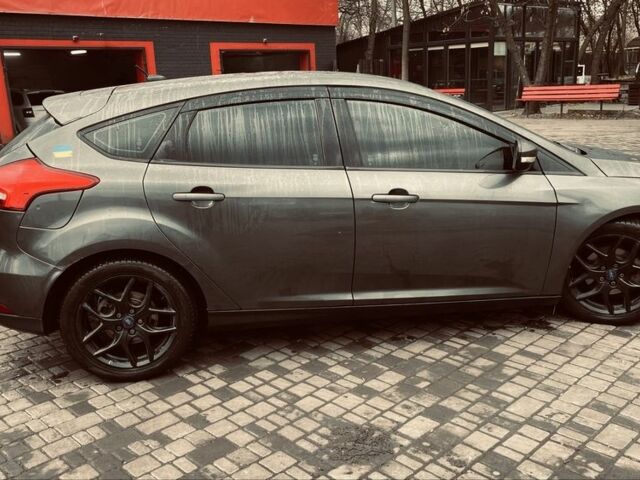 Серый Форд Фокус, объемом двигателя 2 л и пробегом 260 тыс. км за 7500 $, фото 5 на Automoto.ua