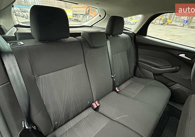 Сірий Форд Фокус, об'ємом двигуна 2 л та пробігом 163 тис. км за 8500 $, фото 35 на Automoto.ua