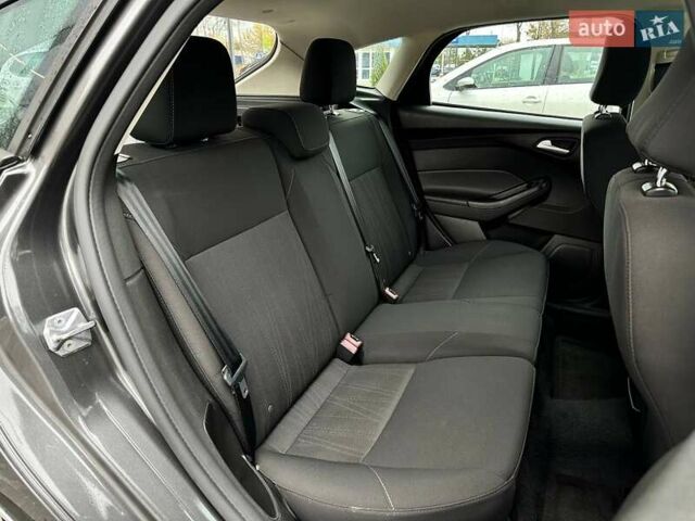 Серый Форд Фокус, объемом двигателя 2 л и пробегом 264 тыс. км за 7500 $, фото 25 на Automoto.ua