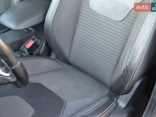 Форд Фокус 2016 в Луцке на Automoto.ua Серый Форд Фокус, объемом двигателя 0 л и пробегом 100 тыс. км за 6999 $, фото 12 на Automoto.ua