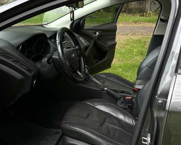 Серый Форд Фокус, объемом двигателя 2 л и пробегом 196 тыс. км за 8300 $, фото 4 на Automoto.ua