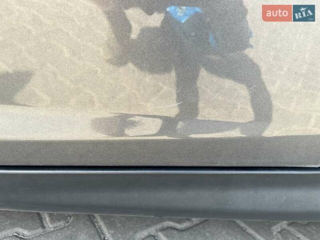 Сірий Форд Фокус, об'ємом двигуна 2 л та пробігом 117 тис. км за 12000 $, фото 32 на Automoto.ua