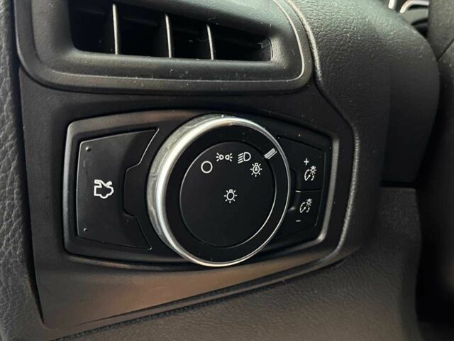 Сірий Форд Фокус, об'ємом двигуна 2 л та пробігом 159 тис. км за 8000 $, фото 11 на Automoto.ua