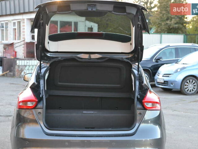 Форд Фокус 2016 в Луцке на Automoto.ua Серый Форд Фокус, объемом двигателя 0 л и пробегом 100 тыс. км за 6999 $, фото 17 на Automoto.ua