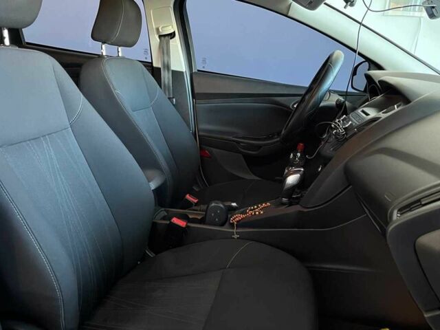 Сірий Форд Фокус, об'ємом двигуна 2 л та пробігом 159 тис. км за 8000 $, фото 20 на Automoto.ua