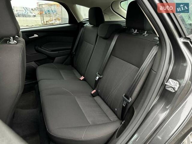 Серый Форд Фокус, объемом двигателя 2 л и пробегом 264 тыс. км за 8500 $, фото 26 на Automoto.ua