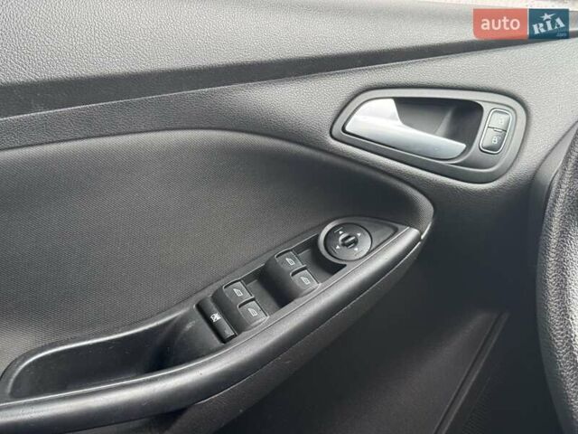 Сірий Форд Фокус, об'ємом двигуна 2 л та пробігом 95 тис. км за 8500 $, фото 11 на Automoto.ua