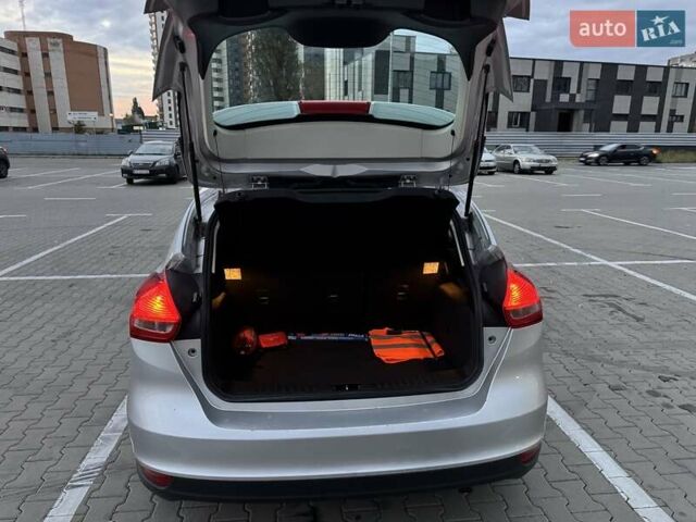 Серый Форд Фокус, объемом двигателя 2 л и пробегом 205 тыс. км за 7200 $, фото 9 на Automoto.ua