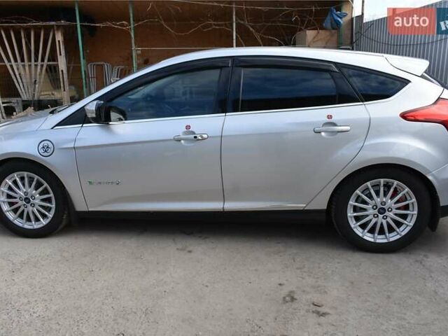 Сірий Форд Фокус, об'ємом двигуна 0 л та пробігом 71 тис. км за 9800 $, фото 2 на Automoto.ua