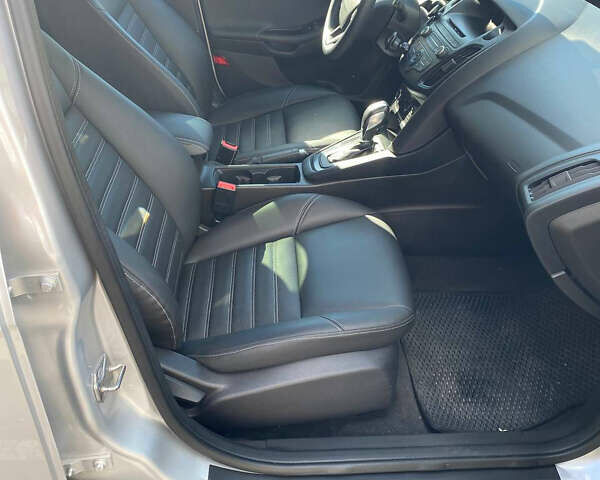 Серый Форд Фокус, объемом двигателя 2 л и пробегом 211 тыс. км за 9200 $, фото 12 на Automoto.ua