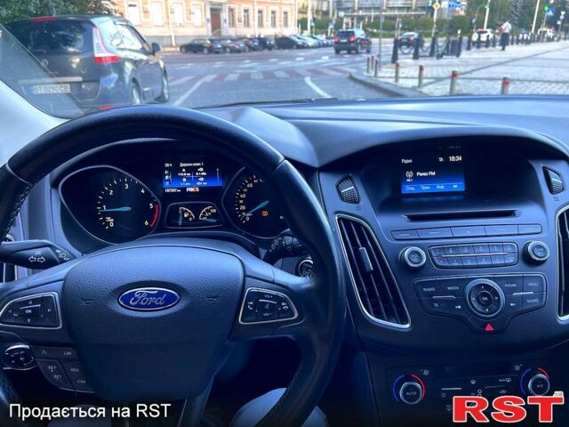 Форд Фокус 2016 в Киеве на Automoto.ua Серый Форд Фокус, объемом двигателя 1.5 л и пробегом 220 тыс. км за 9500 $, фото 1 на Automoto.ua