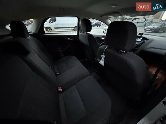 Серый Форд Фокус, объемом двигателя 2 л и пробегом 205 тыс. км за 7200 $, фото 7 на Automoto.ua