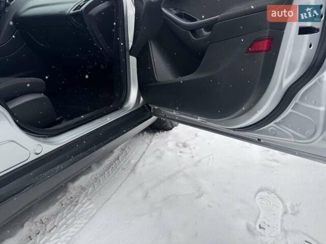 Сірий Форд Фокус, об'ємом двигуна 2 л та пробігом 95 тис. км за 8500 $, фото 25 на Automoto.ua
