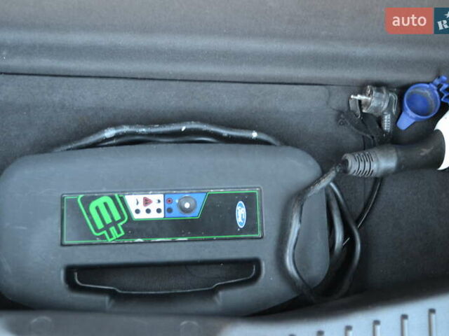 Форд Фокус 2016 в Луцке на Automoto.ua Серый Форд Фокус, объемом двигателя 0 л и пробегом 100 тыс. км за 6999 $, фото 18 на Automoto.ua