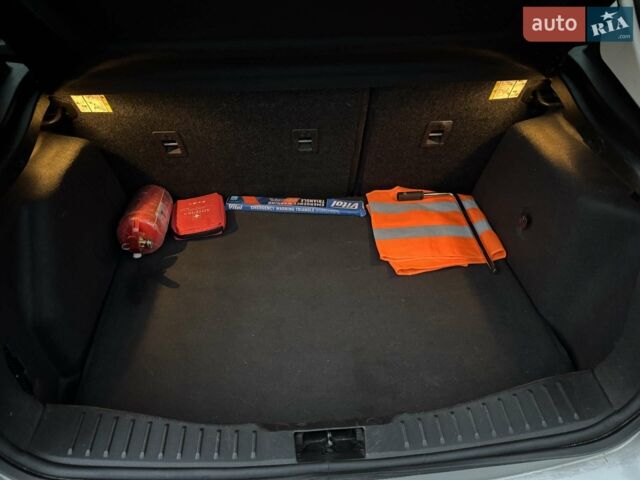 Сірий Форд Фокус, об'ємом двигуна 2 л та пробігом 205 тис. км за 6800 $, фото 8 на Automoto.ua