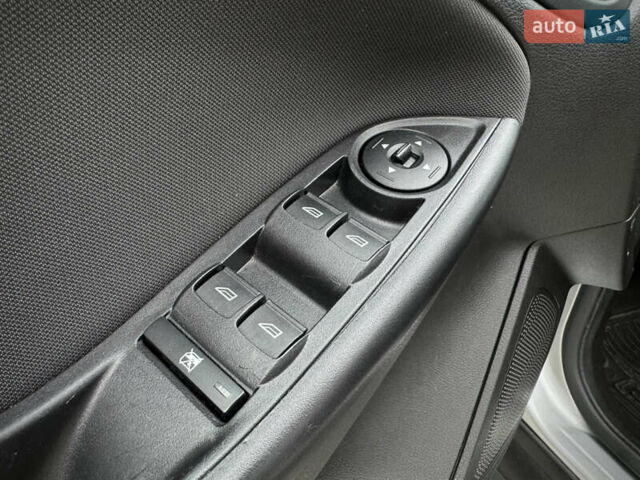 Серый Форд Фокус, объемом двигателя 2 л и пробегом 117 тыс. км за 8900 $, фото 28 на Automoto.ua