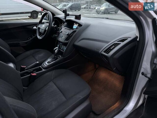 Серый Форд Фокус, объемом двигателя 2 л и пробегом 205 тыс. км за 7200 $, фото 6 на Automoto.ua