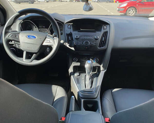 Серый Форд Фокус, объемом двигателя 2 л и пробегом 211 тыс. км за 9200 $, фото 13 на Automoto.ua