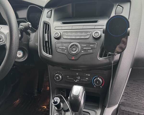 Сірий Форд Фокус, об'ємом двигуна 2 л та пробігом 95 тис. км за 8500 $, фото 7 на Automoto.ua