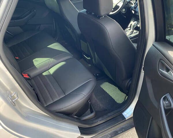 Серый Форд Фокус, объемом двигателя 2 л и пробегом 211 тыс. км за 9200 $, фото 5 на Automoto.ua