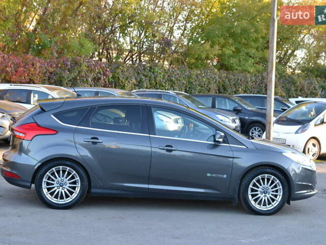 Форд Фокус 2016 в Луцке на Automoto.ua Серый Форд Фокус, объемом двигателя 0 л и пробегом 100 тыс. км за 6999 $, фото 5 на Automoto.ua