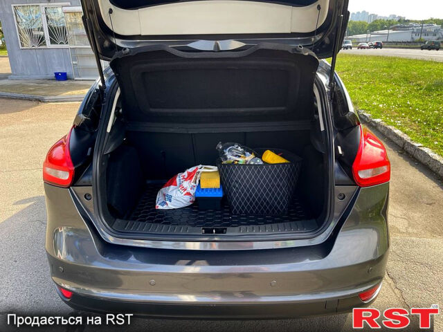 Серый Форд Фокус, объемом двигателя 1.5 л и пробегом 0 тыс. км за 9000 $, фото 5 на Automoto.ua