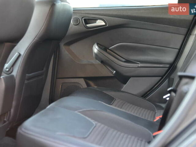 Форд Фокус 2016 в Луцке на Automoto.ua Серый Форд Фокус, объемом двигателя 0 л и пробегом 100 тыс. км за 6999 $, фото 15 на Automoto.ua