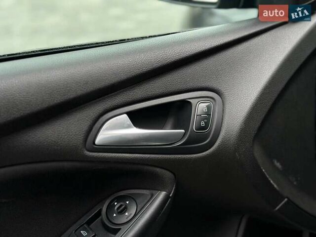 Серый Форд Фокус, объемом двигателя 2 л и пробегом 264 тыс. км за 7500 $, фото 19 на Automoto.ua