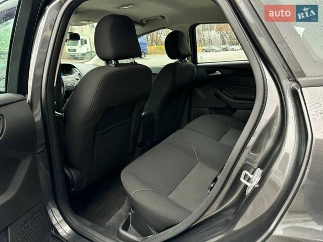 Серый Форд Фокус, объемом двигателя 2 л и пробегом 264 тыс. км за 8500 $, фото 24 на Automoto.ua