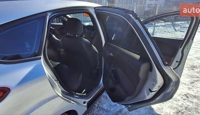 Серый Форд Фокус, объемом двигателя 2 л и пробегом 148 тыс. км за 8500 $, фото 10 на Automoto.ua