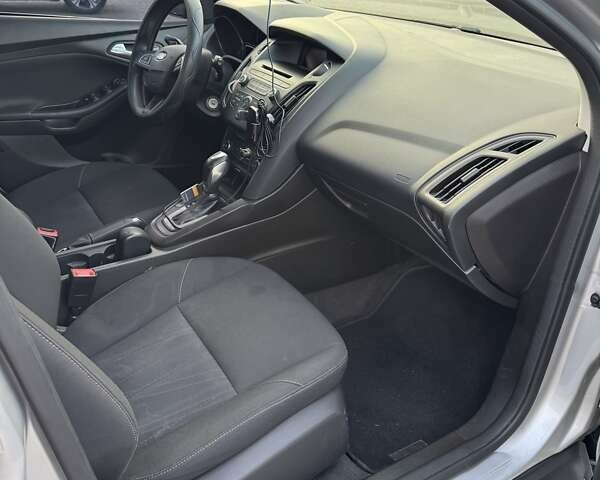 Серый Форд Фокус, объемом двигателя 2 л и пробегом 158 тыс. км за 7400 $, фото 5 на Automoto.ua