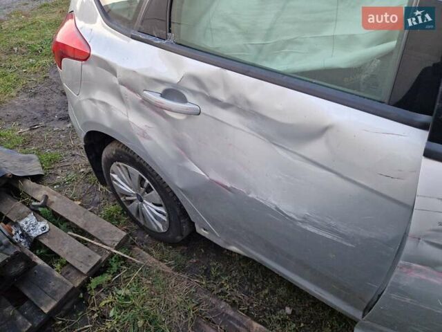 Серый Форд Фокус, объемом двигателя 1 л и пробегом 23 тыс. км за 2900 $, фото 6 на Automoto.ua