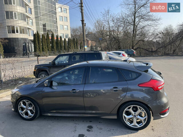 Серый Форд Фокус, объемом двигателя 2 л и пробегом 138 тыс. км за 9500 $, фото 6 на Automoto.ua