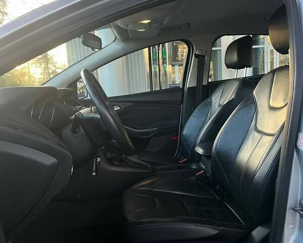 Сірий Форд Фокус, об'ємом двигуна 2 л та пробігом 82 тис. км за 9999 $, фото 6 на Automoto.ua