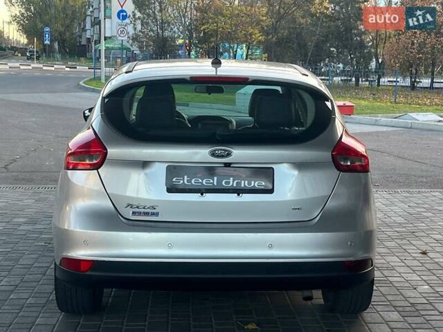 Сірий Форд Фокус, об'ємом двигуна 2 л та пробігом 82 тис. км за 9999 $, фото 3 на Automoto.ua