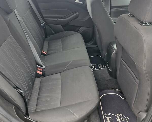 Серый Форд Фокус, объемом двигателя 1.9 л и пробегом 188 тыс. км за 8100 $, фото 2 на Automoto.ua