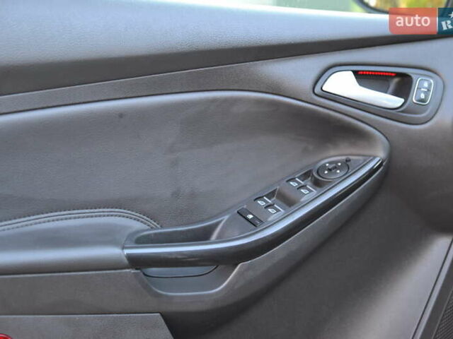 Форд Фокус 2016 в Луцке на Automoto.ua Серый Форд Фокус, объемом двигателя 0 л и пробегом 100 тыс. км за 6999 $, фото 14 на Automoto.ua