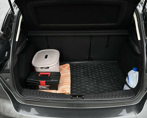 Серый Форд Фокус, объемом двигателя 1.5 л и пробегом 253 тыс. км за 9750 $, фото 9 на Automoto.ua