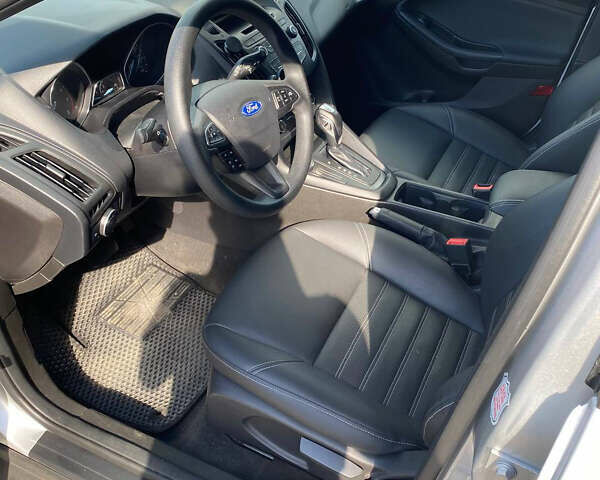 Серый Форд Фокус, объемом двигателя 2 л и пробегом 211 тыс. км за 9200 $, фото 7 на Automoto.ua