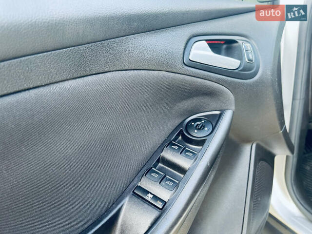 Сірий Форд Фокус, об'ємом двигуна 2 л та пробігом 172 тис. км за 9300 $, фото 24 на Automoto.ua