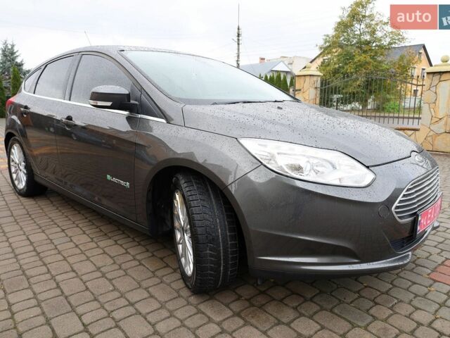 Сірий Форд Фокус, об'ємом двигуна 0 л та пробігом 124 тис. км за 6777 $, фото 15 на Automoto.ua