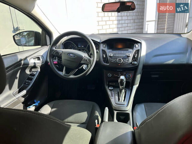 Форд Фокус 2016 в Запорожье на Automoto.ua Серый Форд Фокус, объемом двигателя 2 л и пробегом 165 тыс. км за 8300 $, фото 1 на Automoto.ua