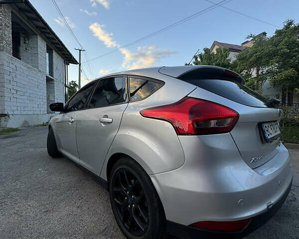 Серый Форд Фокус, объемом двигателя 2 л и пробегом 205 тыс. км за 8100 $, фото 2 на Automoto.ua