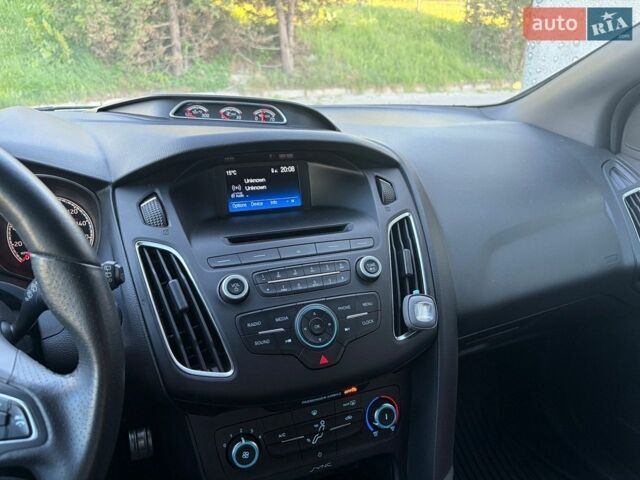 Серый Форд Фокус, объемом двигателя 2 л и пробегом 73 тыс. км за 9700 $, фото 9 на Automoto.ua