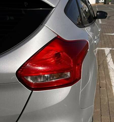 Сірий Форд Фокус, об'ємом двигуна 2 л та пробігом 162 тис. км за 8500 $, фото 4 на Automoto.ua