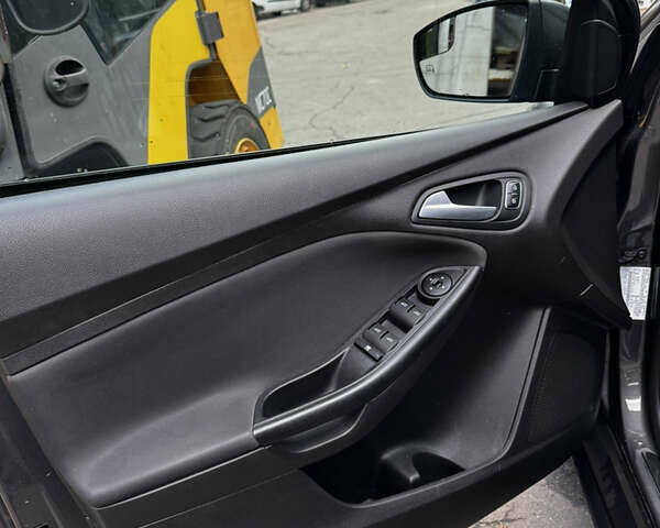 Форд Фокус 2016 в Киеве на Automoto.ua Серый Форд Фокус, объемом двигателя 2 л и пробегом 223 тыс. км за 7300 $, фото 9 на Automoto.ua