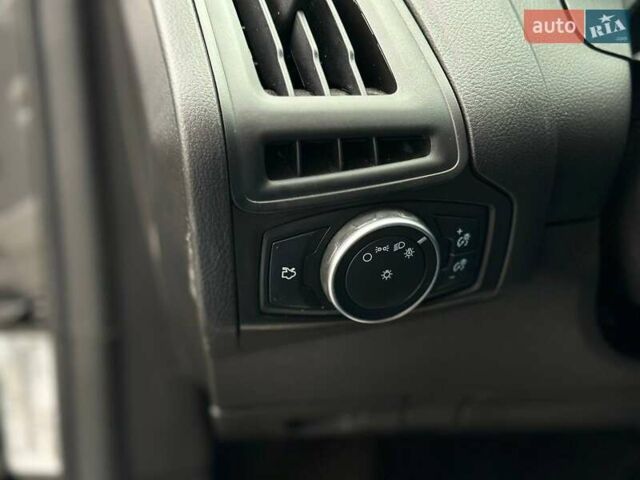 Серый Форд Фокус, объемом двигателя 2 л и пробегом 264 тыс. км за 7500 $, фото 31 на Automoto.ua