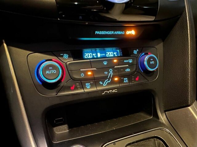 Серый Форд Фокус, объемом двигателя 2 л и пробегом 95 тыс. км за 10300 $, фото 16 на Automoto.ua