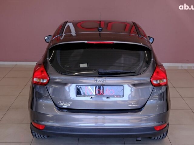 Серый Форд Фокус, объемом двигателя 2 л и пробегом 140 тыс. км за 8600 $, фото 5 на Automoto.ua