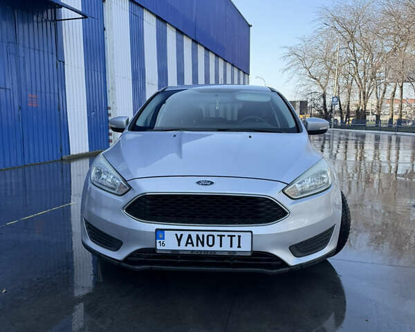 Серый Форд Фокус, объемом двигателя 2 л и пробегом 166 тыс. км за 7800 $, фото 1 на Automoto.ua